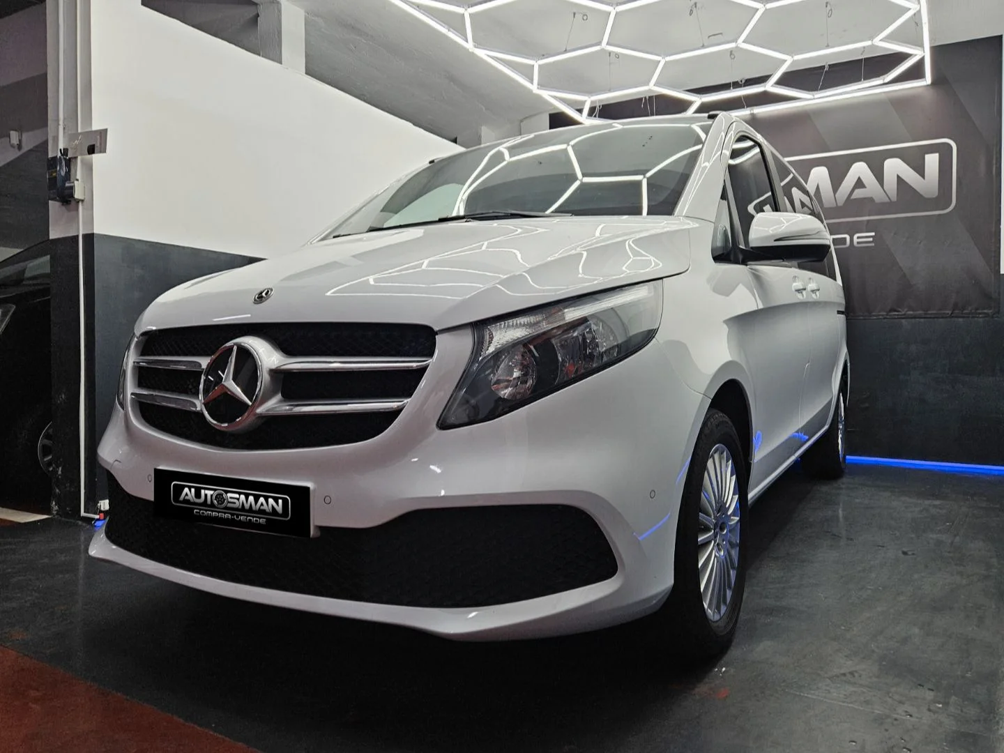 MERCEDES-BENZ Clase V 250 d Avantgarde Compacto 2023 Diésel Blanco - Vista lateral